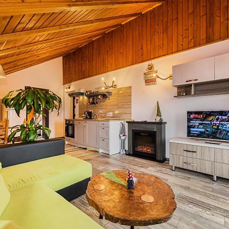Snug Apartments - Private Parking Near Downtown Braşov Eksteriør billede