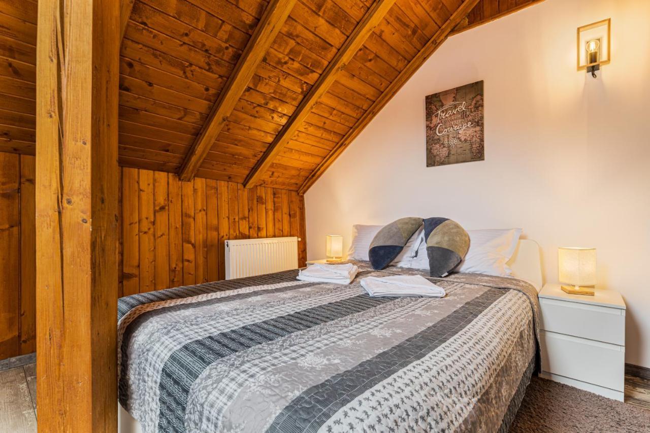 Snug Apartments - Private Parking Near Downtown Braşov Eksteriør billede
